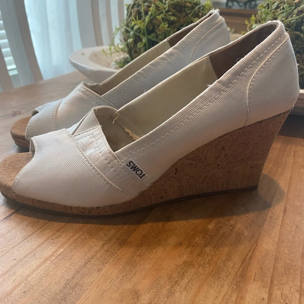 Tom’s wedge sandals - size 10 wide - Picture 1 of 12